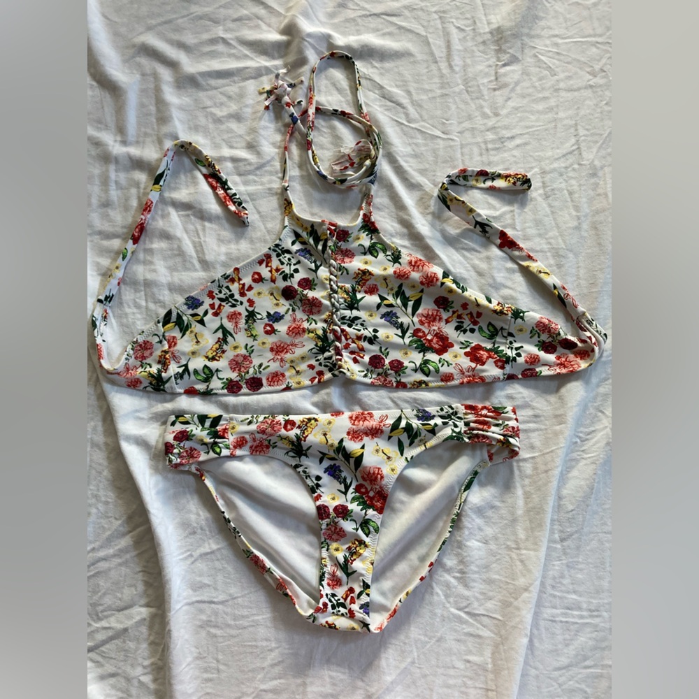 Floral Jessica Simpson bikini set, size medium